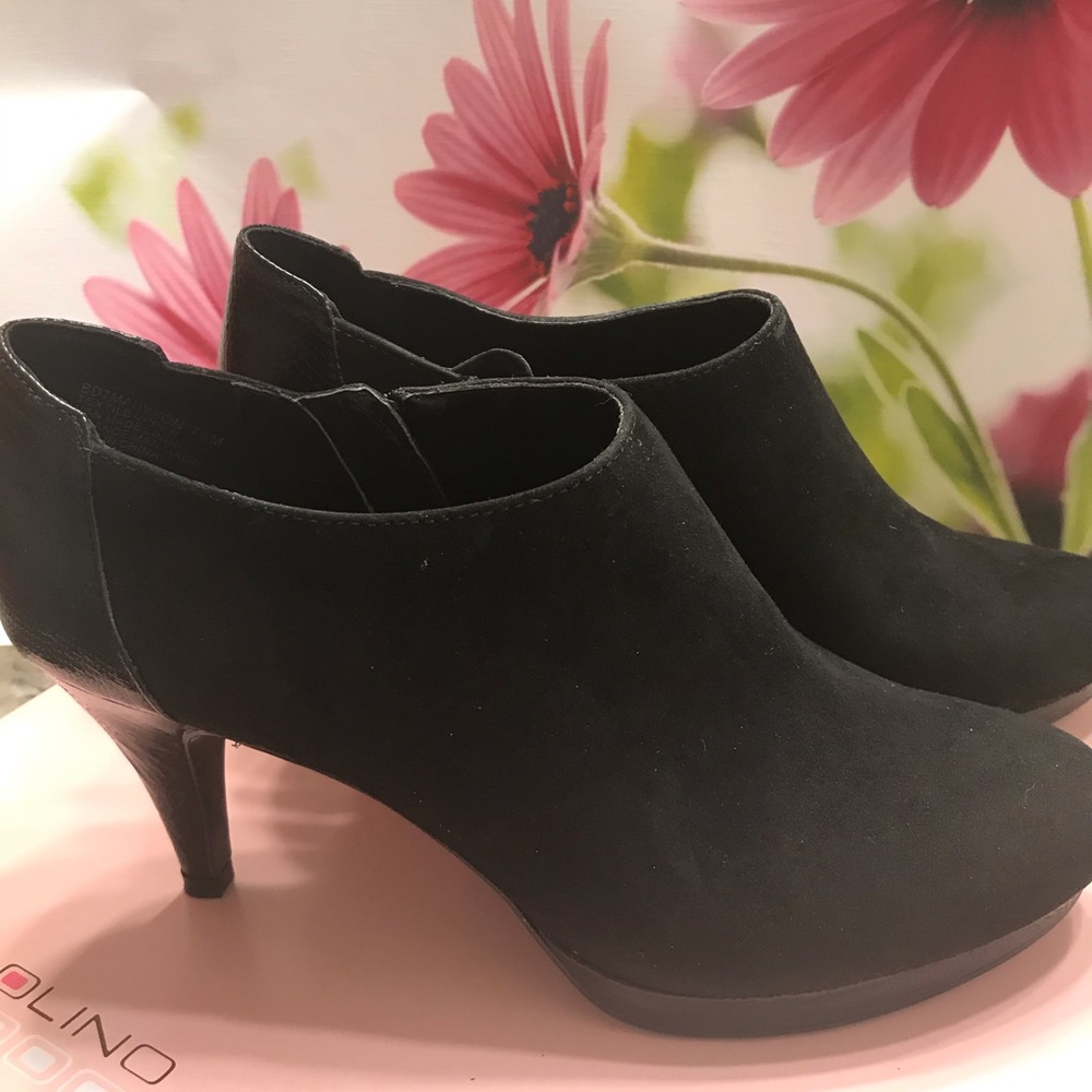 Bandolino ankle booties
